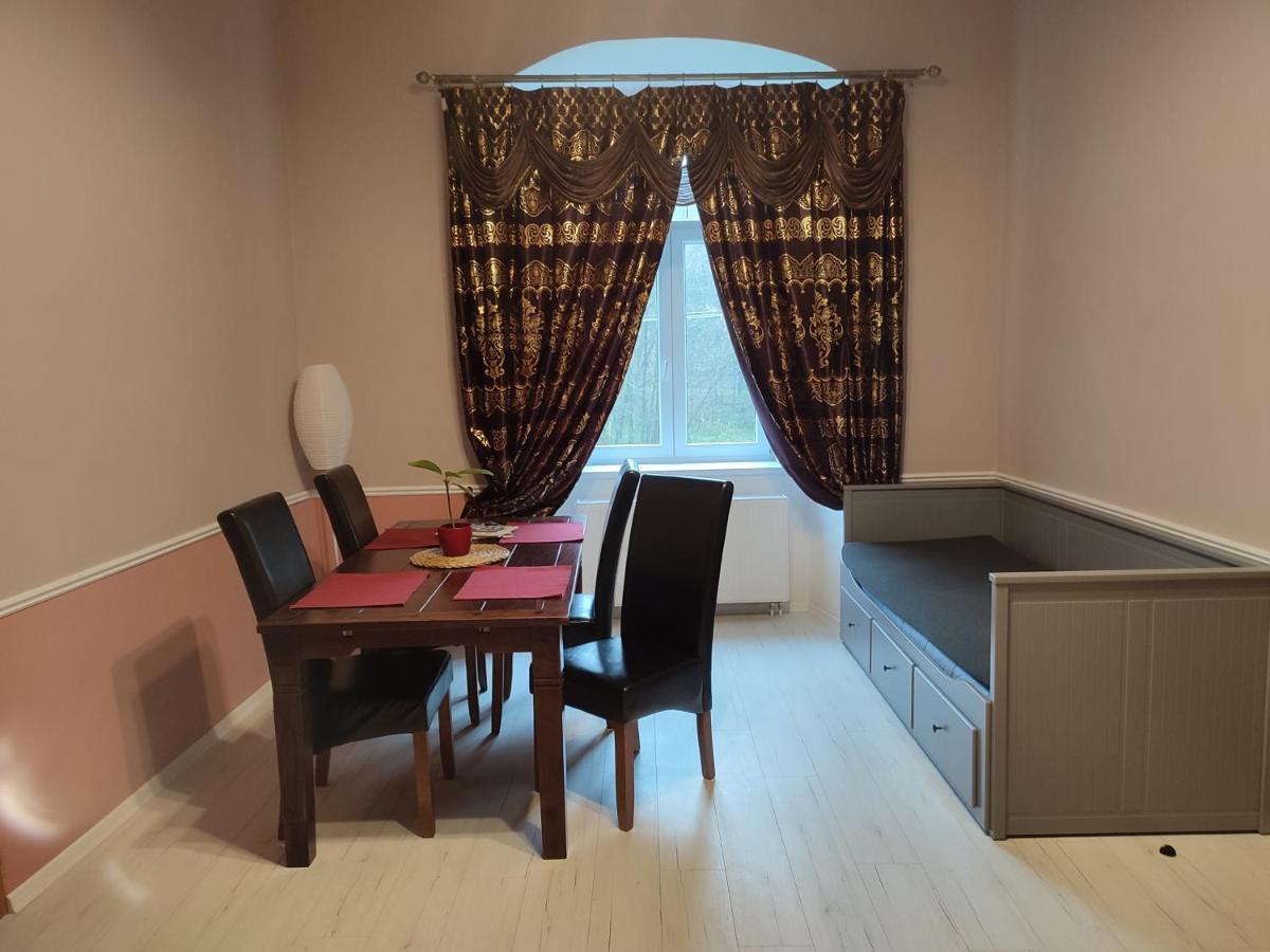 Zamecky Apartman - Castle Apartment Stříbro Buitenkant foto
